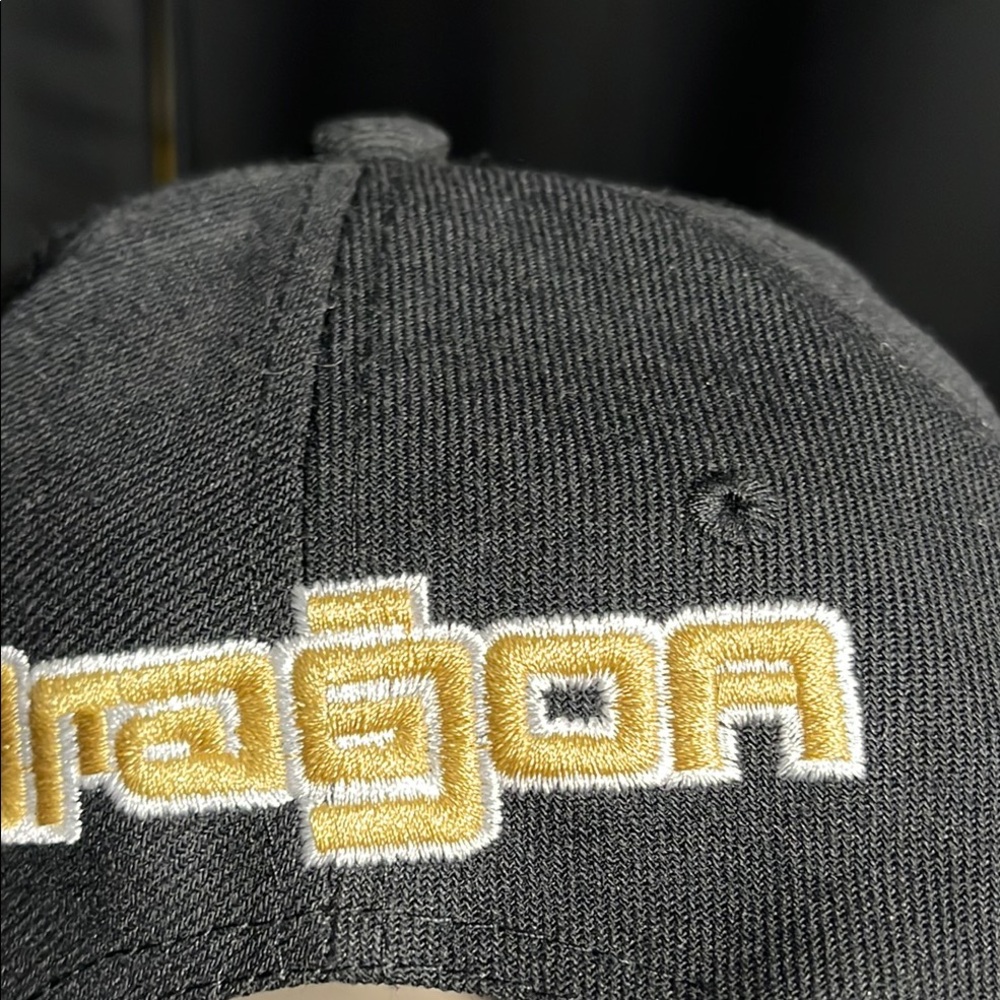 Gold Dragon Embroidery cap - Picture 9 of 13
